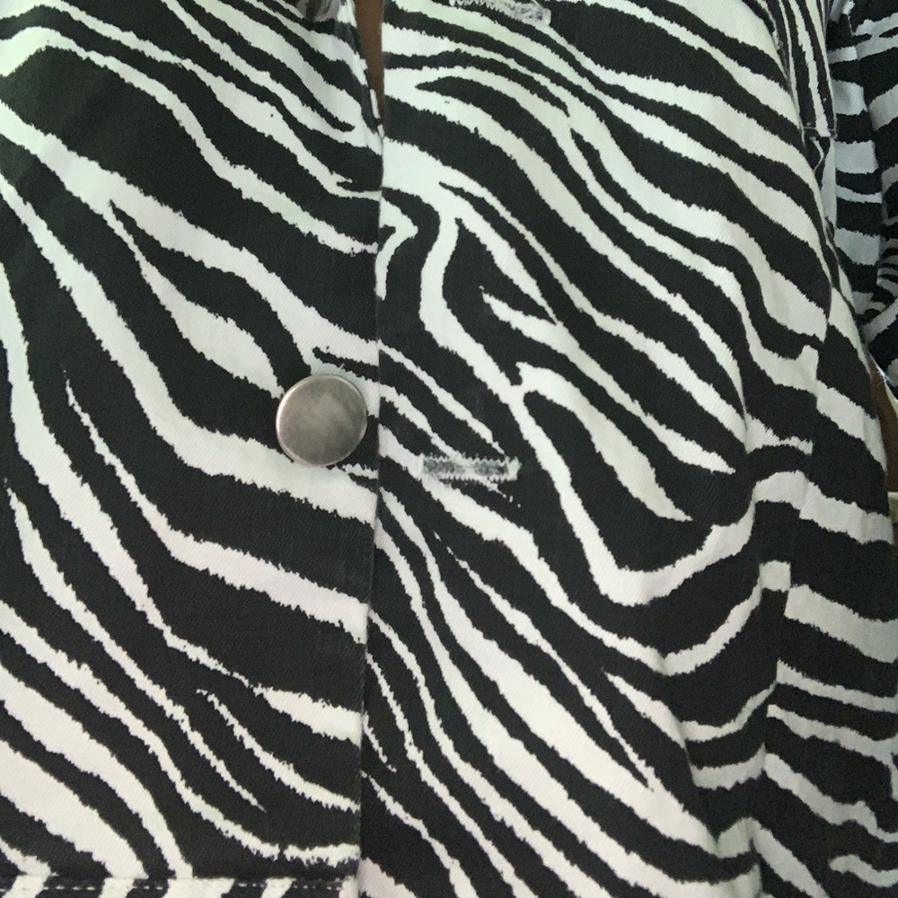 Animal Print Jacket - Picture 5 of 6